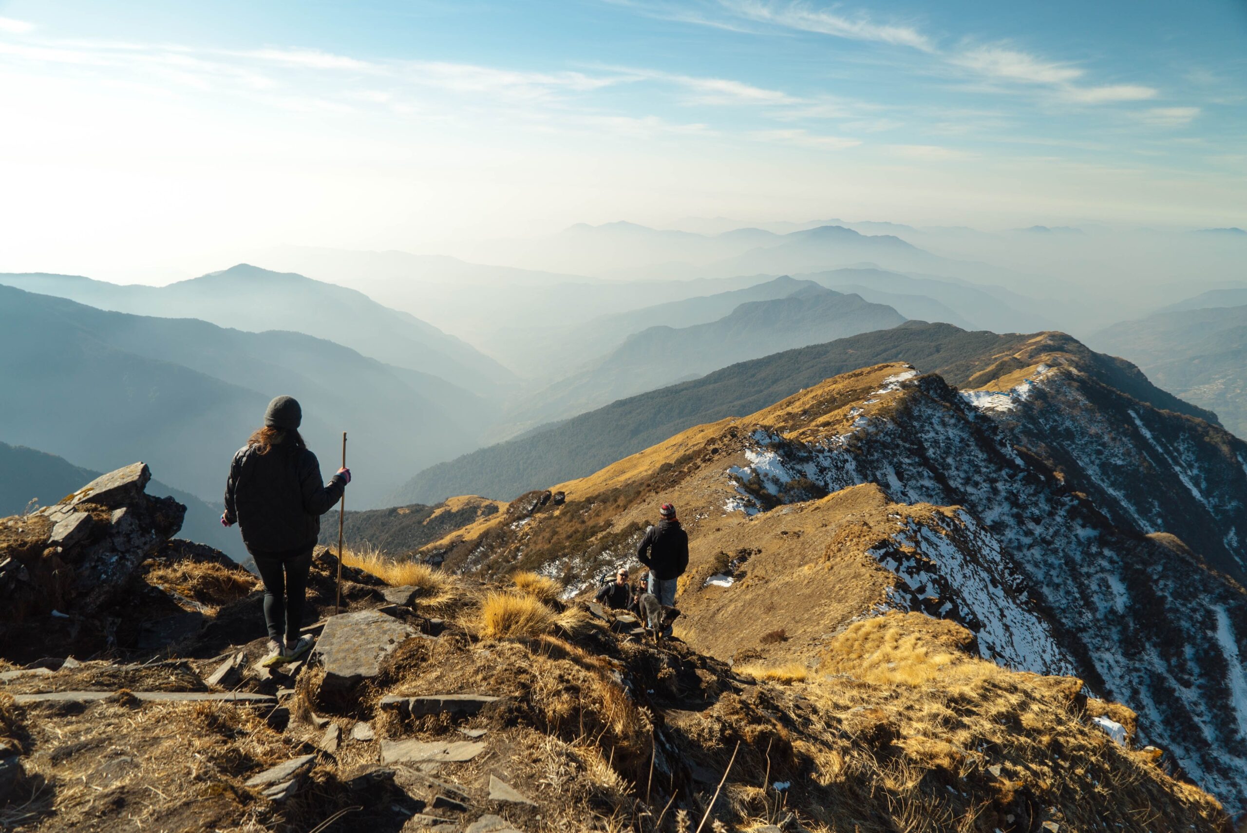 Physical, Mental and Social Benefits of Hiking [Explained With Studies]